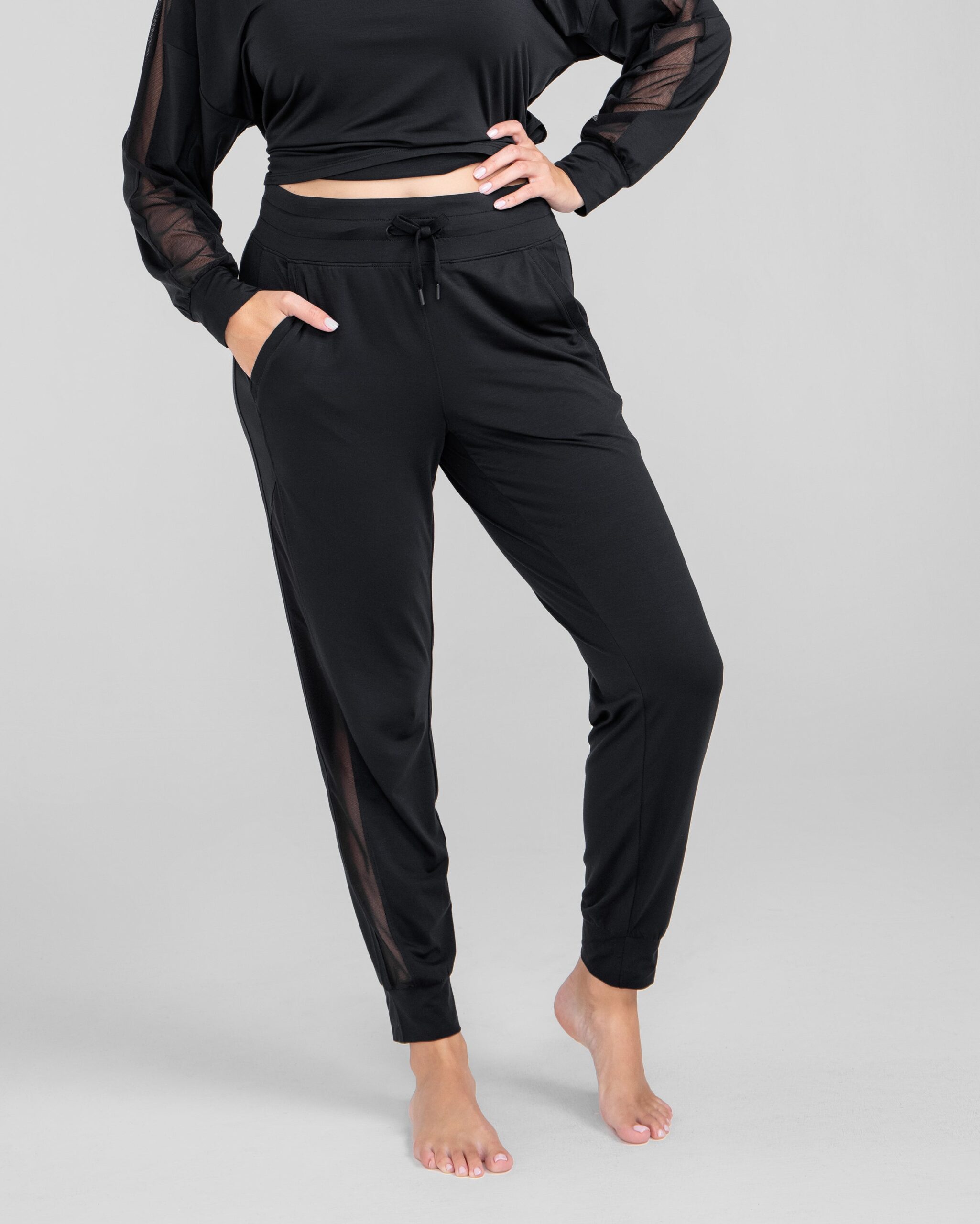 blisswear_jogger-midnight-m-raine_1